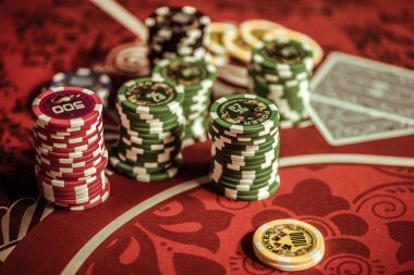 Treasures Aztec bonus round display with free spins counter and multiplier indicators